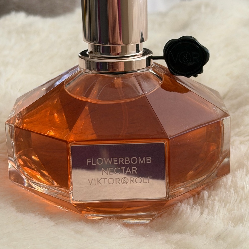 Viktor & Rolf Flowerbomb Nectar Women’s EDP Perfume. Designer. Full size. - Picture 3 of 5